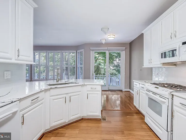 11485 Waterhaven Ct — Photo 30