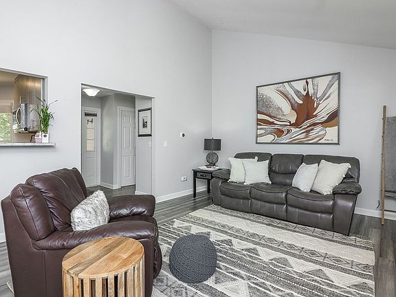 5th image of 1755 Clydesdale Dr