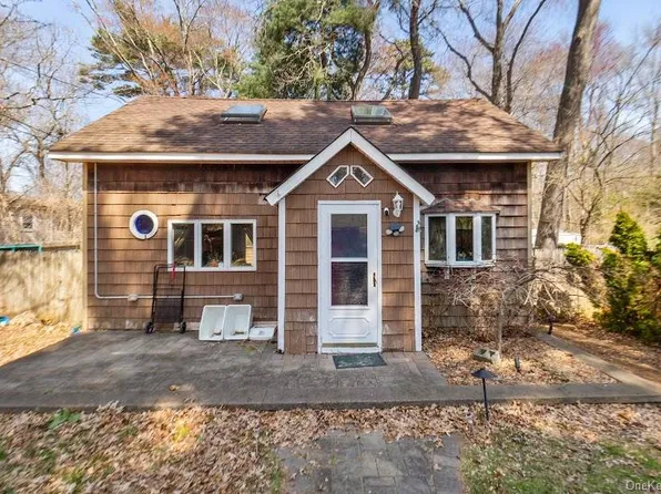 147 Lakeview Drive, Patchogue, NY 11772