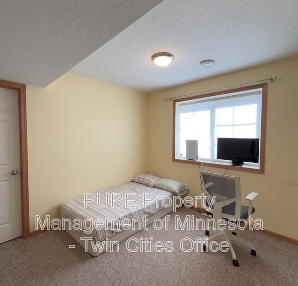 8051 Larch Ln N — Photo 12