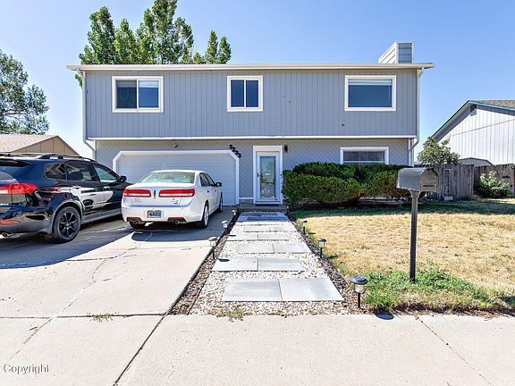 2nd image of 3233 Watsabaugh Dr
