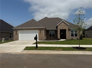2967 N Grey Squirrel Dr, Fayetteville, AR 72704