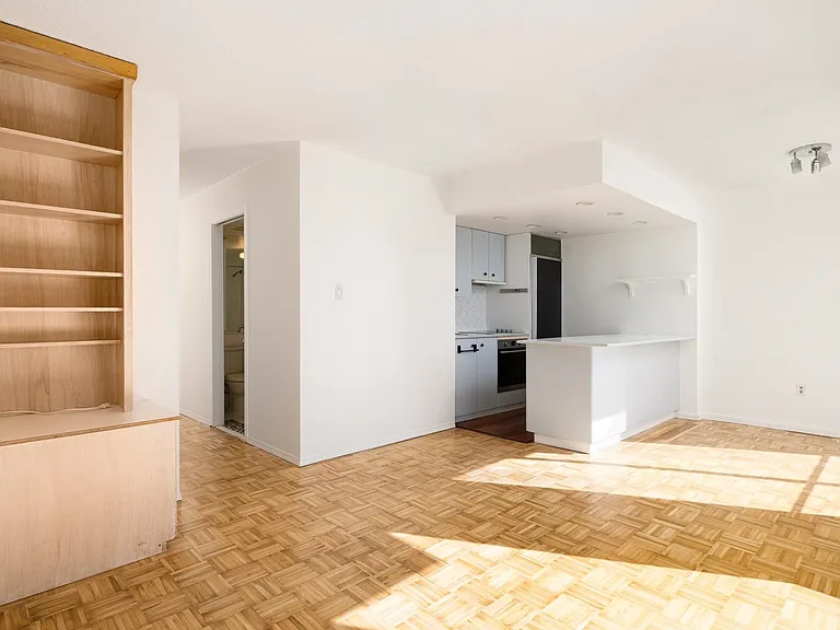 1534 Harwood St — Photo 4