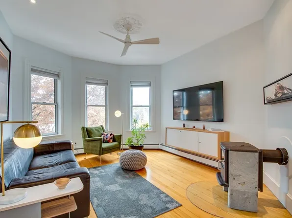 132 Boston St #3, Dorchester, MA 02125