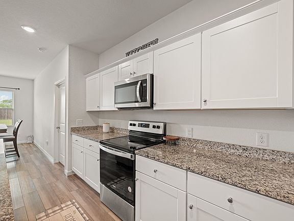 5th image of 8 Glen Crossings Rd