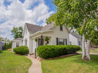 817 Dove St, Oshkosh, WI 54902