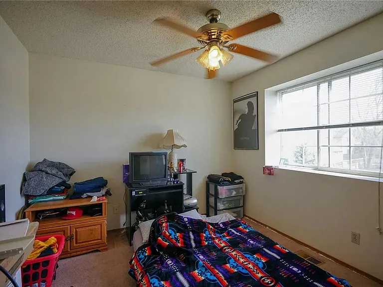12232 Newport Dr — Photo 9