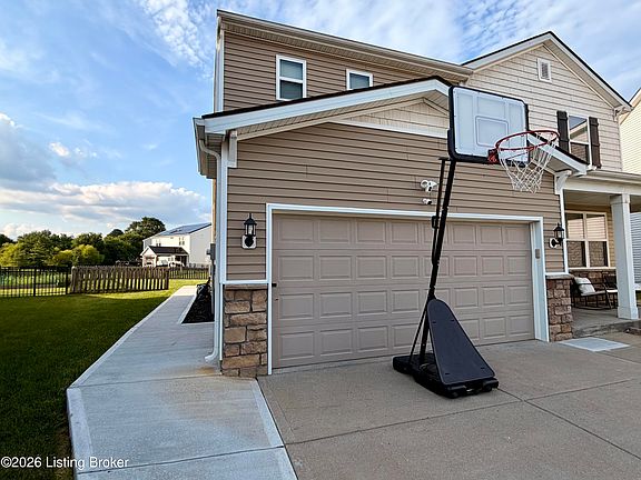 2nd image of 11717 Trottingham Cir