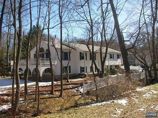 2nd image of 113 Rivervale Rd