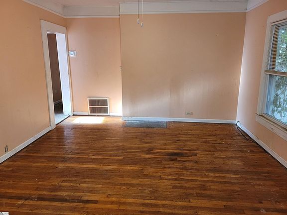 5th image of 208 Iselin St