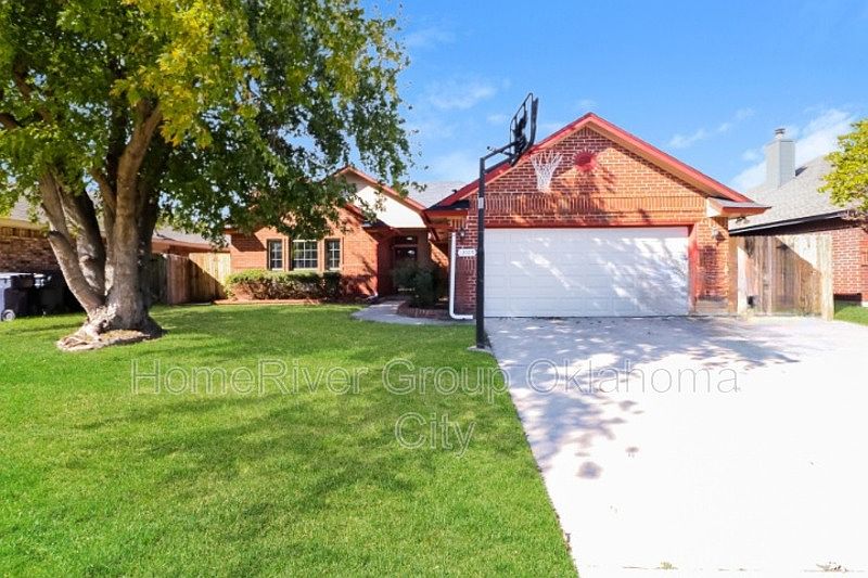 1st image of 13029 Maple Leaf Dr