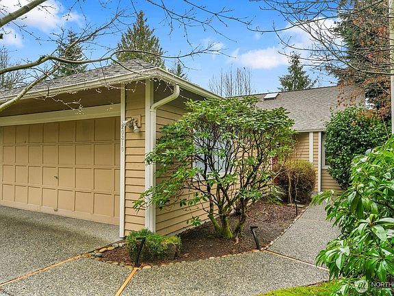 2nd image of 20310 Hollyhills Drive NE