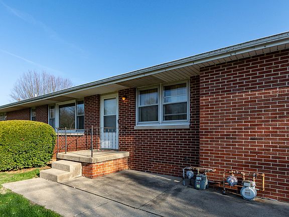 3rd image of 4415 E Etter Dr