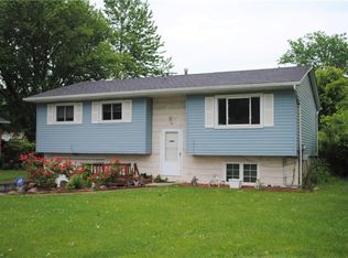 975 Stark St, Sheffield Lake, OH