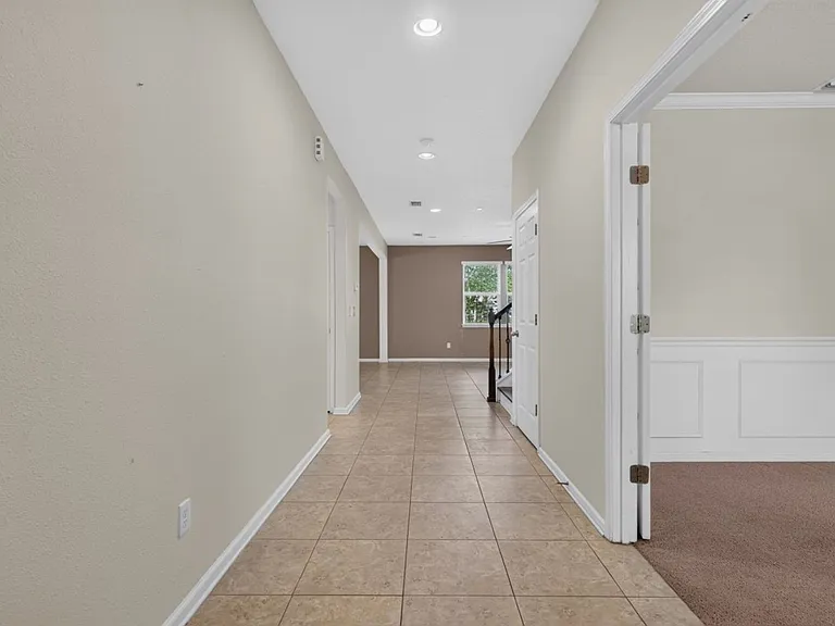 263 Gilmore Ln — Photo 4