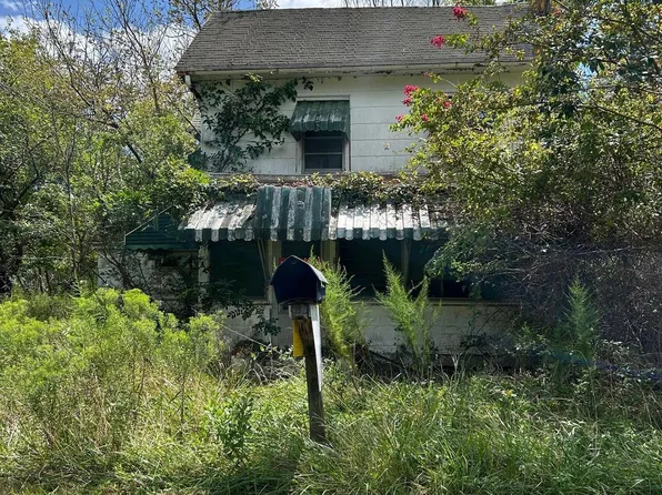26917 Clifton Mister Rd, Crisfield, MD 21817