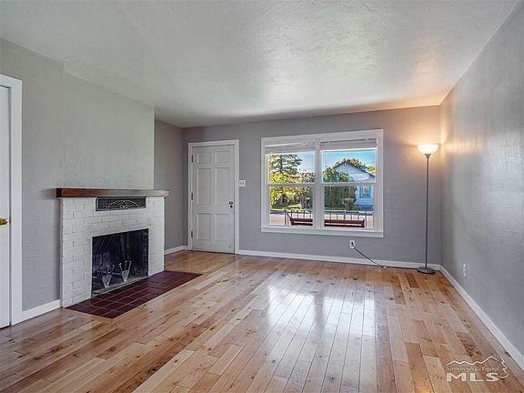 5th image of 1587 Mono Ave