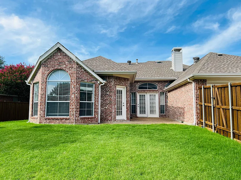 1305 Granger Dr — Photo 16