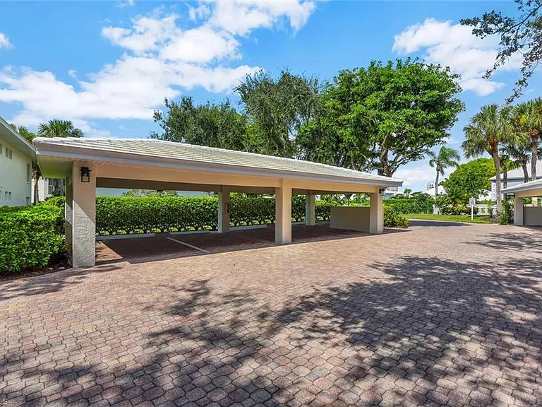780 Willowbrook Dr #707 — Photo 3