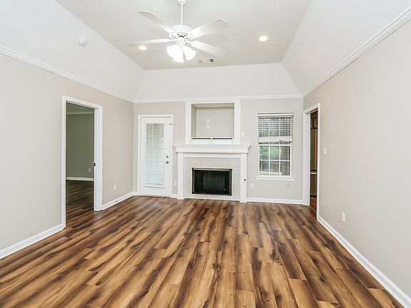 5th image of 355 Village Dr