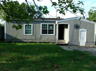 523 W 7th St, Freeport, TX 77541