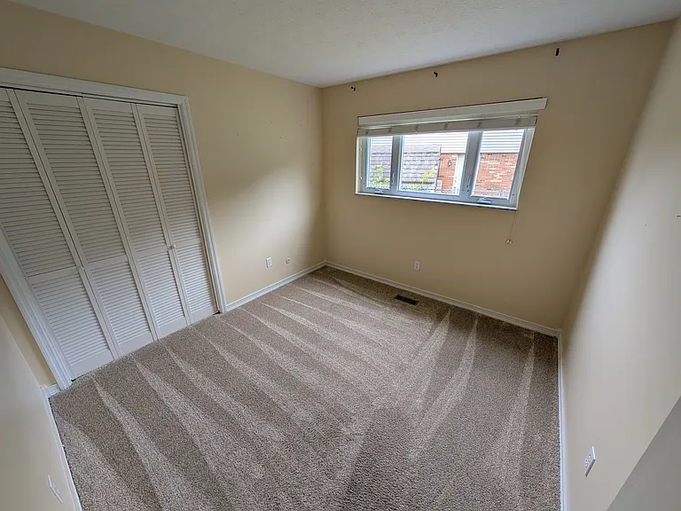 698 Liberty Ln — Photo 12