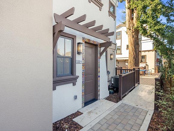 3rd image of 222 Carroll St #1