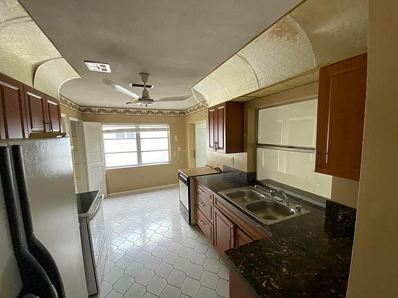 4th image of 5139 NW 43rd Court