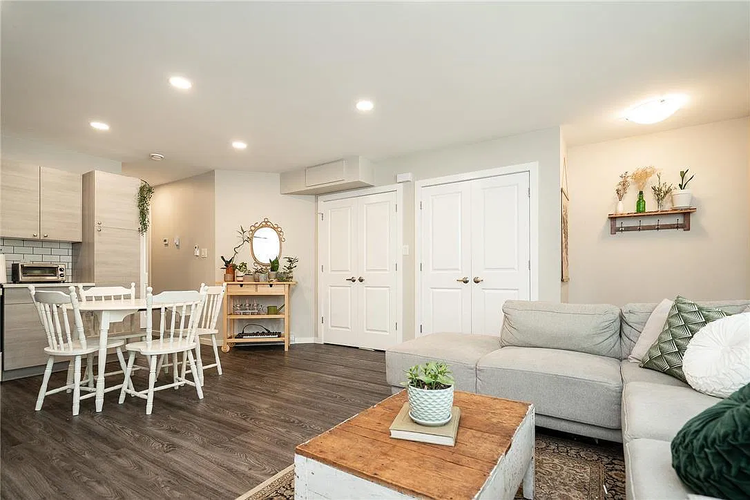 427 Saint Jean Baptiste Street - 1 (main floor) — Photo 2