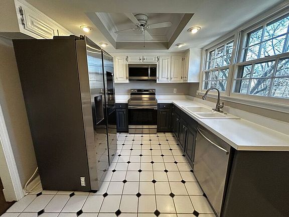 2nd image of 401 Bowling Ave Unit 86