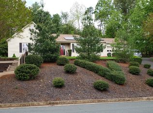 1542 Surry Hill Ct, Charlottesville, VA 22901