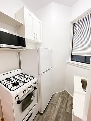 Rented by Urban Real Estate Inc | media 9