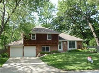 10008 W 70th St, Merriam, KS 66203