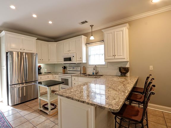 4th image of 43 Garden Cv