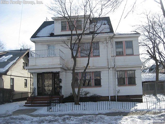 2nd image of 394 Clinton Pl