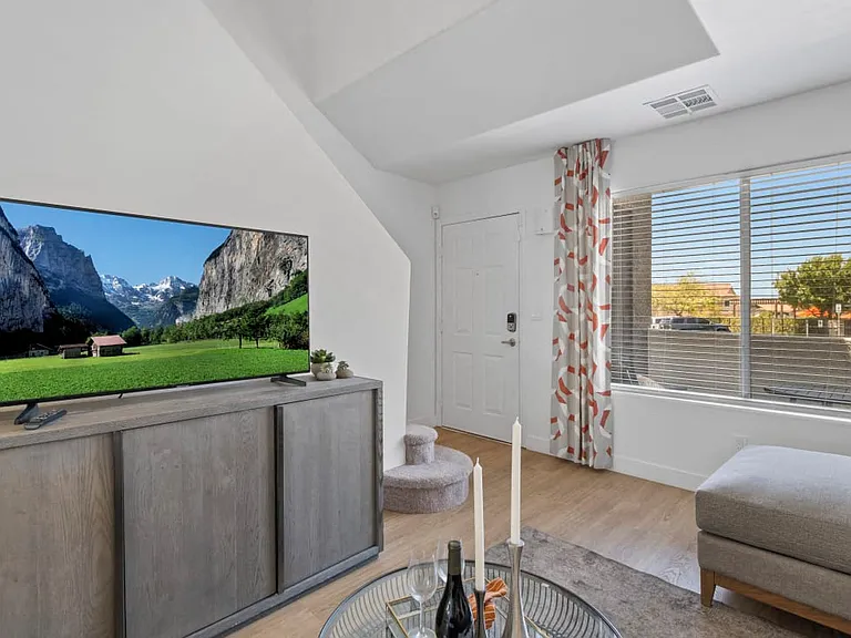 The Townhomes at Horizon Ridge, Henderson, NV, Living Room