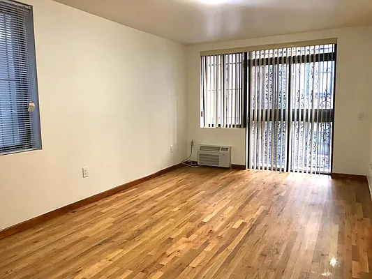 Rented by NY Living Solutions | media 14