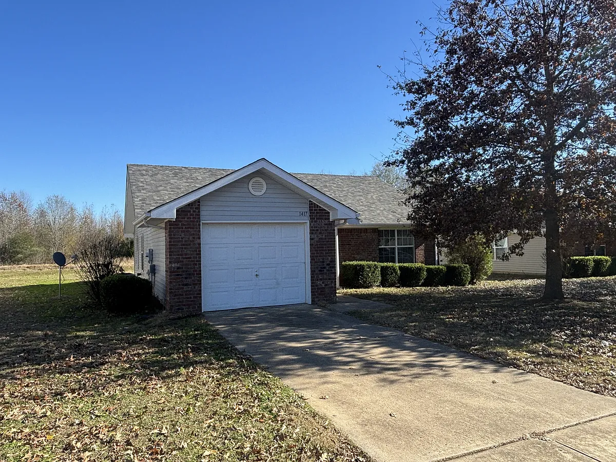 Building Photo - 1423 Crape Myrtle Dr