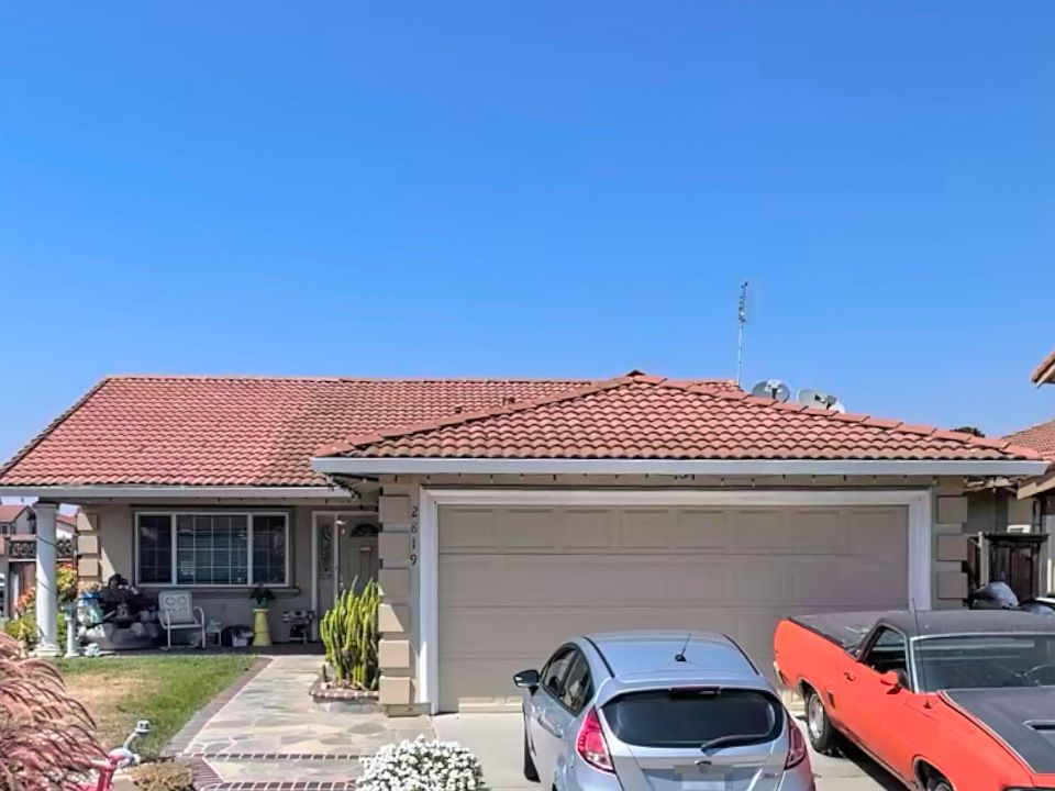 1st image of 2819 Croft Dr