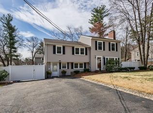 10 Oakridge Cir, Wilmington, MA 01887