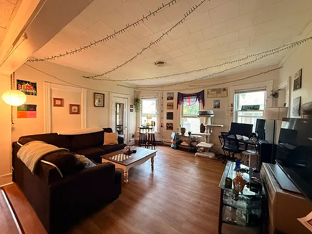 2 bed, 800 sqft, $1,875 — Photo 2