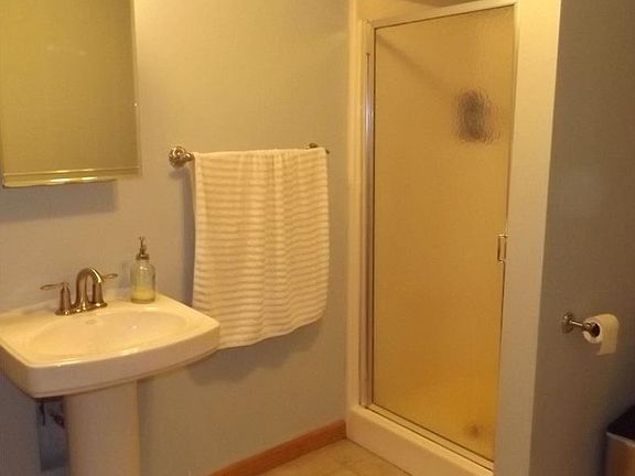 4th image of 1043 W County Road 300 N