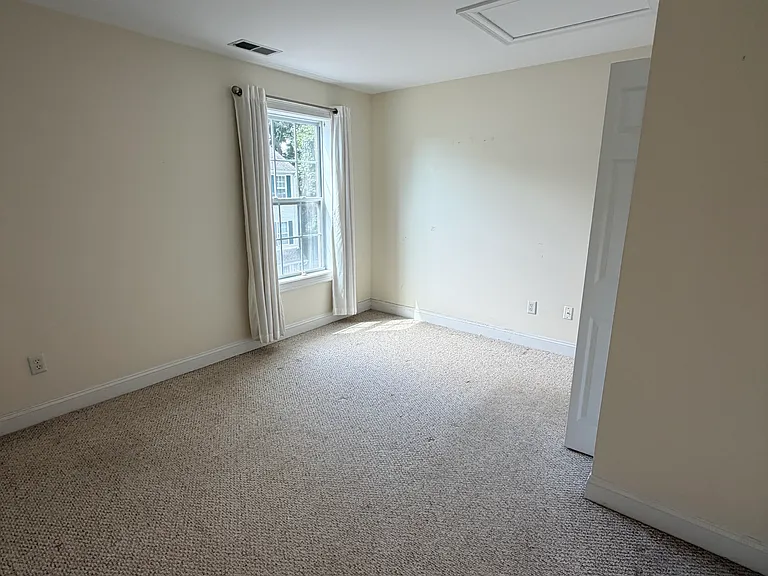 35 Judith Ln #204 — Photo 8