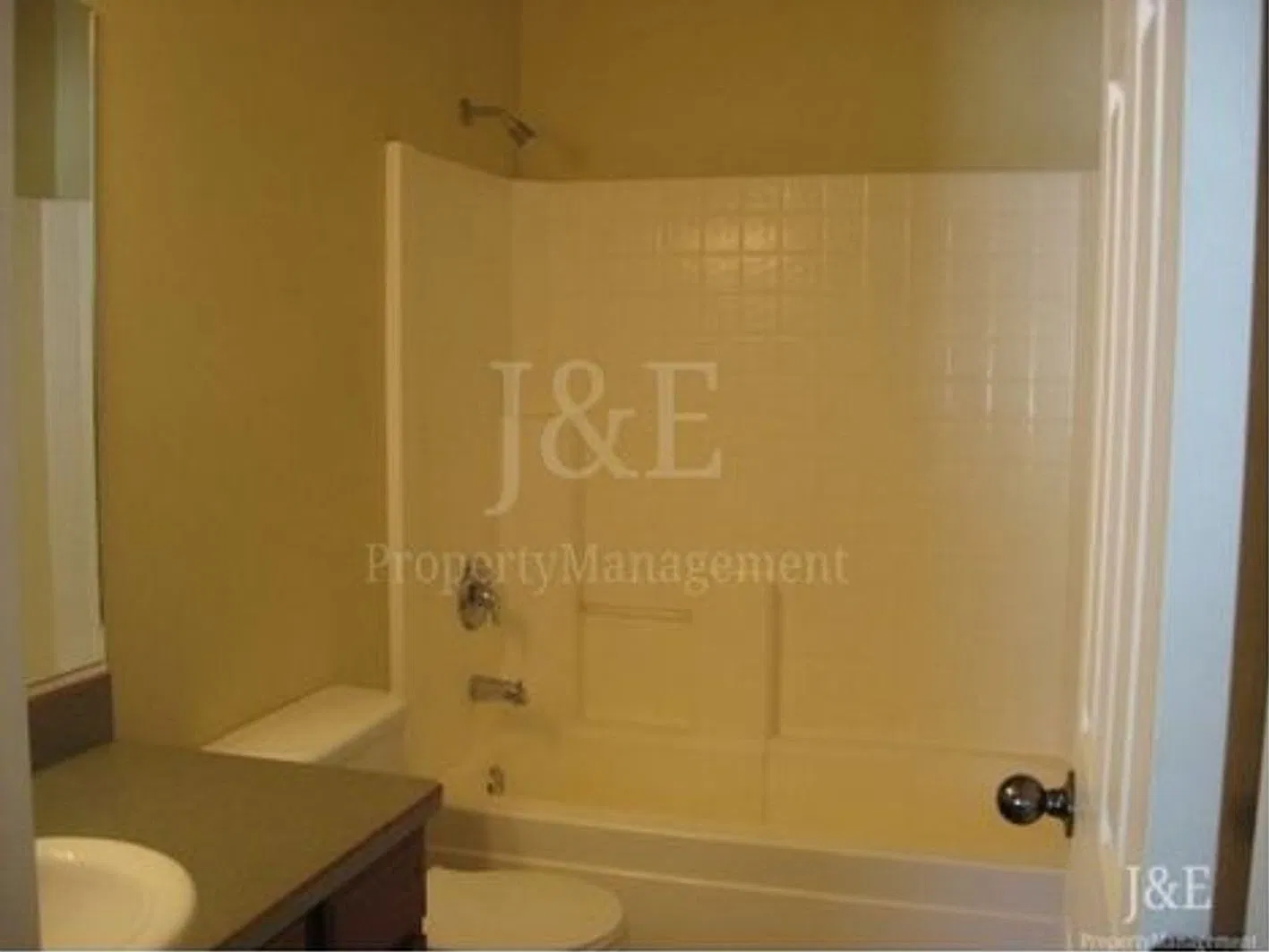 1148 N Northfield Rd — Photo 3