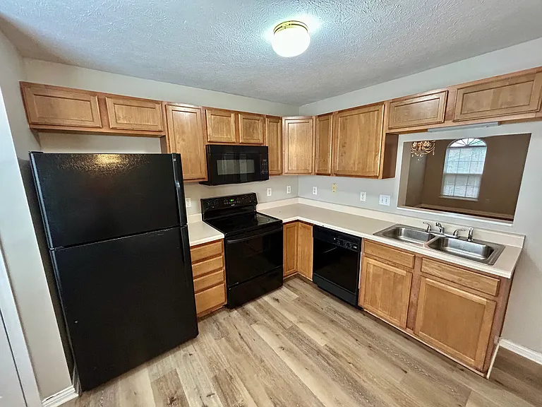 3039 Armory Dr — Photo 11
