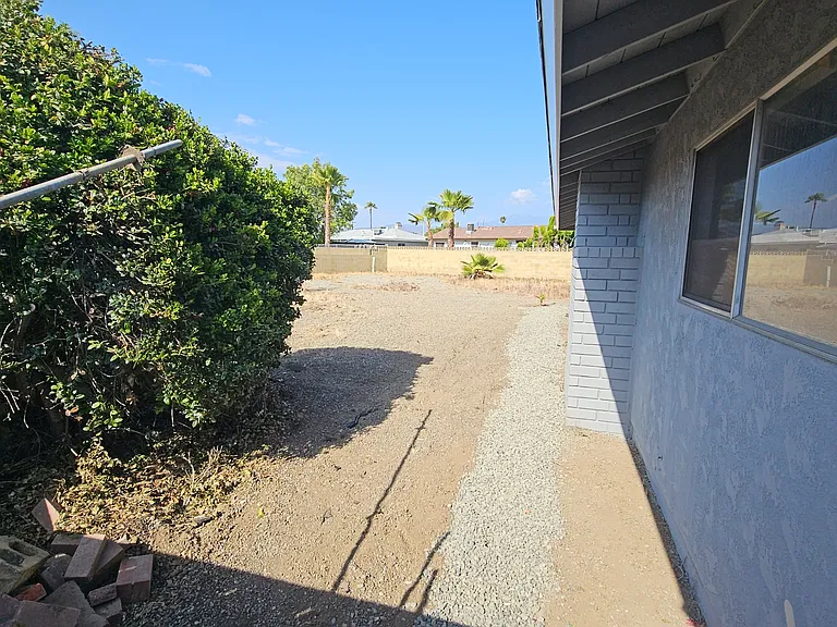 690 Montebello Pl — Photo 11