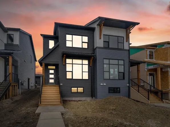 44 E Tillotson Loop, Okotoks, AB T1S 1S5
