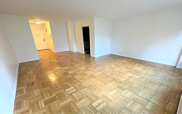 Rented by Manhattan Realty Group | media 12