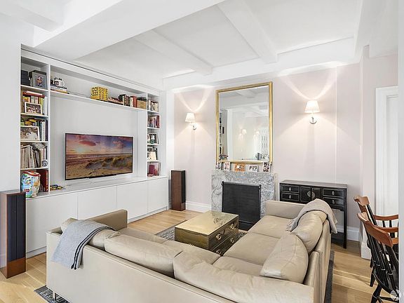 3rd image of 1349 Lexington Ave APT 7C