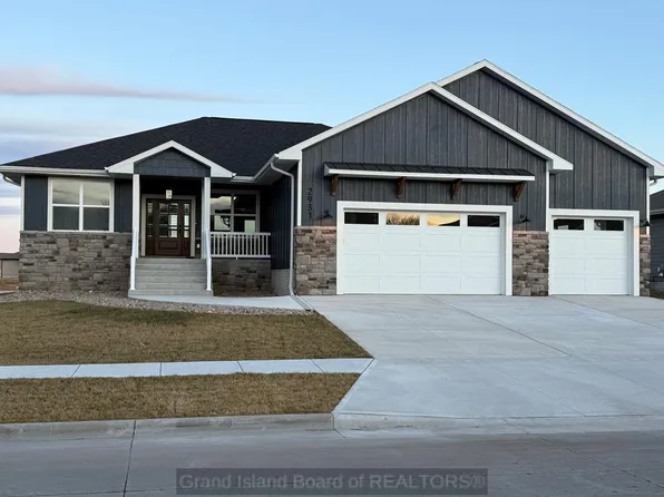 2931 Lee St, Grand Island, NE 68803